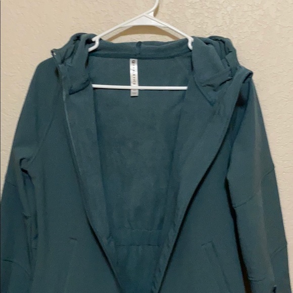 Fabletics jacket - Picture 2 of 8